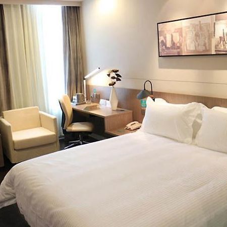 Jinjiang Inn Select Xining West Wusi Road New Hualian Square מראה חיצוני תמונה